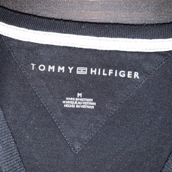 Tommy Hilfiger Men’s Black Logo Tee. Size Medium. - Picture 2 of 3